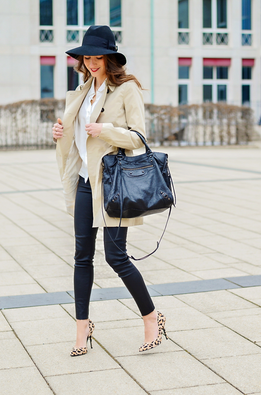 trenchcoat outfit style fashionblog