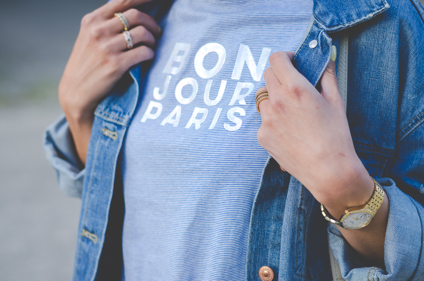 jeansjacke bonjour paris t-shirt & weisse skinny jeans look