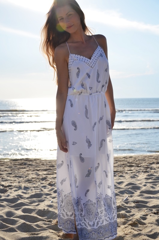 beautiful maxi dress club monaco silk paisley summer look beach elegant