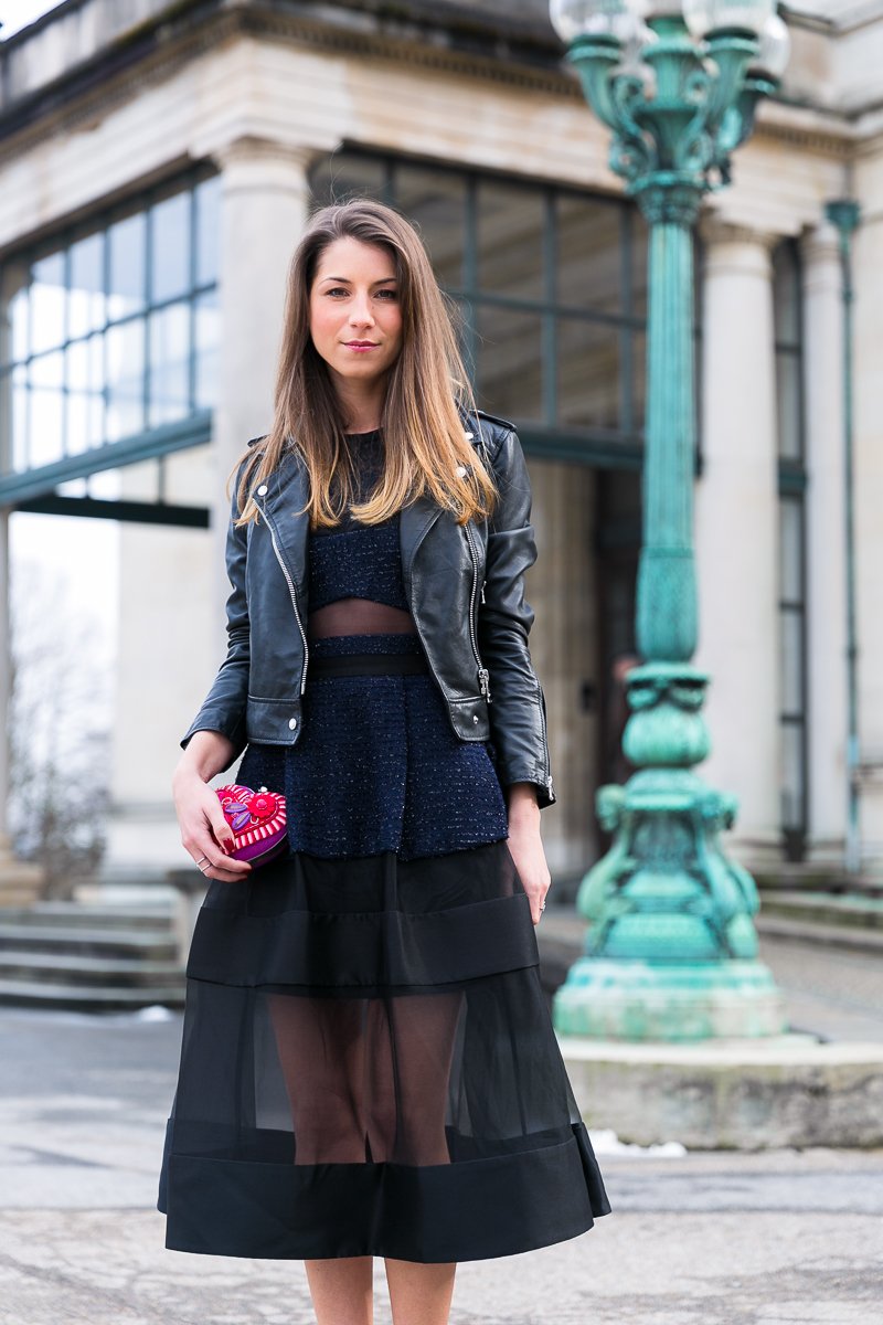 valentinstag outfit kleid lederjacke chic look fashion blog elegant chic