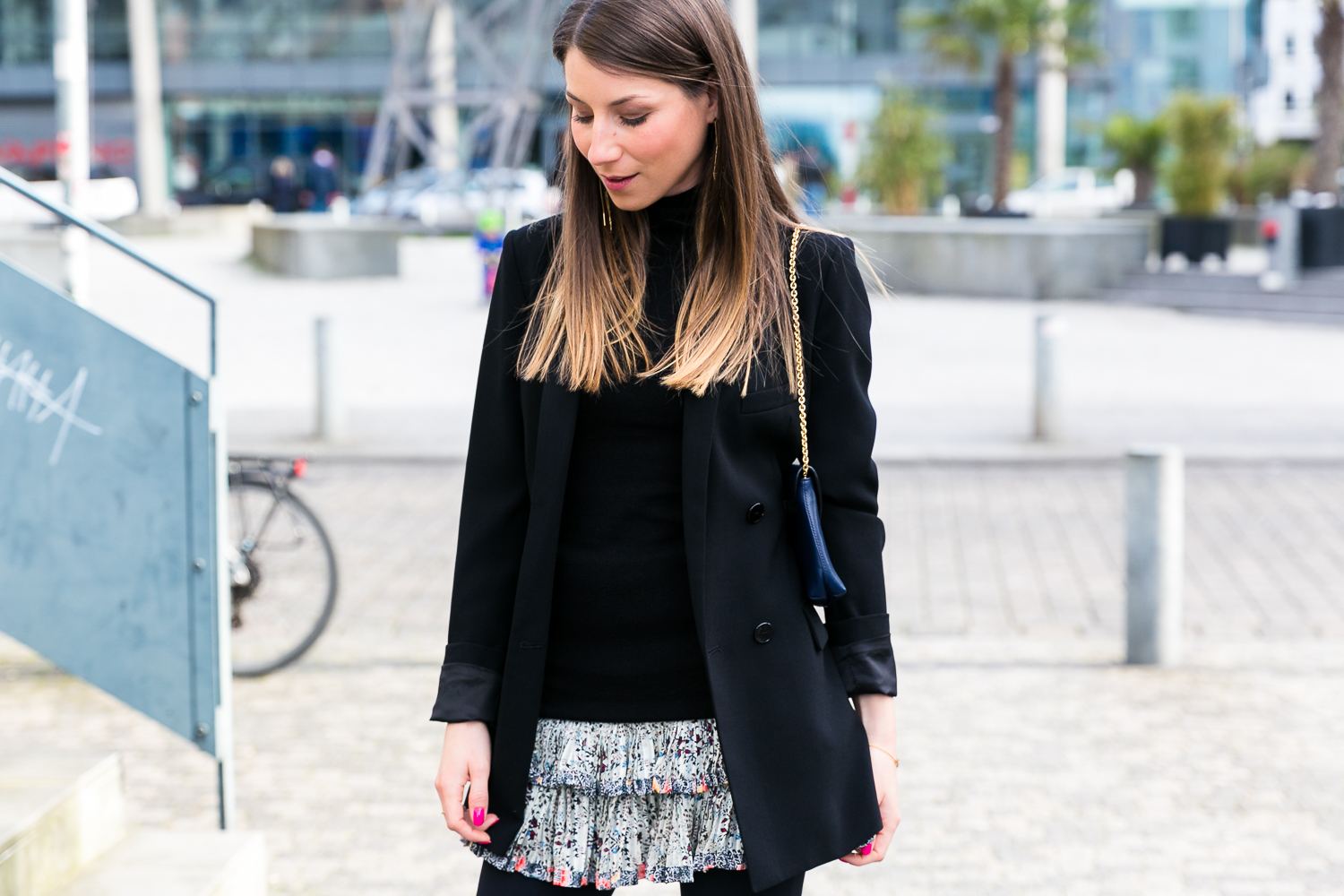 outfit leggings rock skirt blazer turtleneck salvatore ferragamo mode blog düsseldorf medienhafen