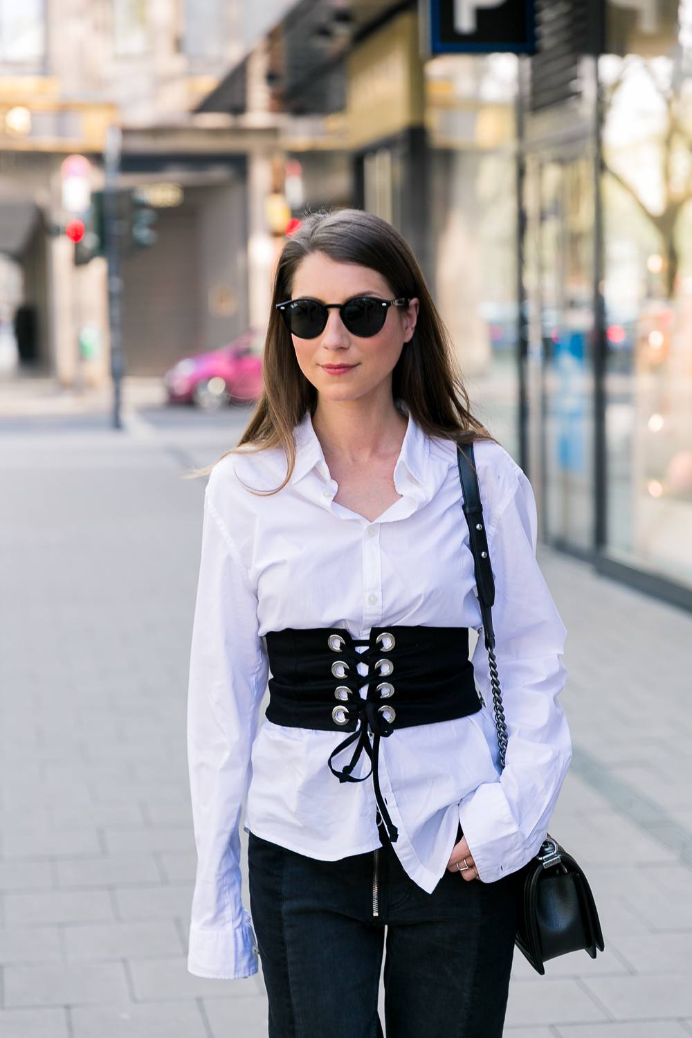 corset corsage outfit how to wear two tone jeans zara chanel boy bag white shirt blog
