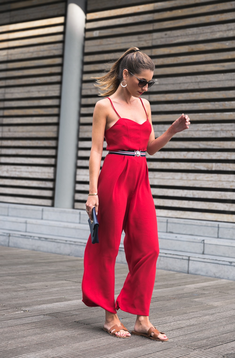 red jumpsuit claudie pierlot summer look onesie overall fashionblogs outfit inspiration veja du