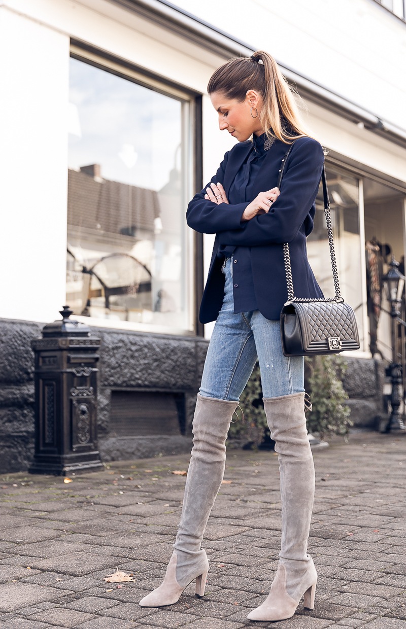 overknees stiefel grau outfit kombinieren herbst jeans steffen schraut veja du fashion blog